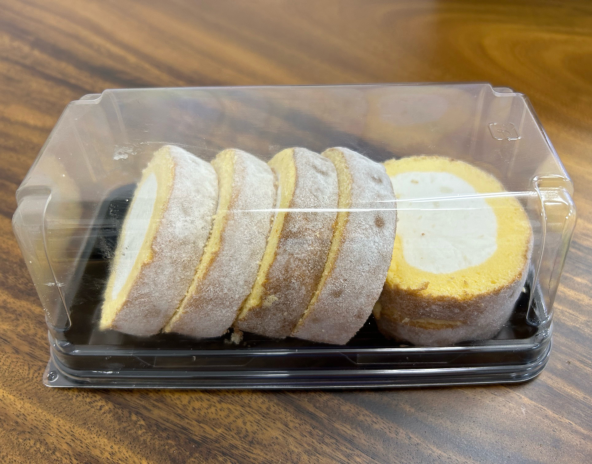 ふぞろいロールケーキ
